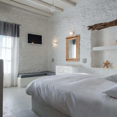 伊奥斯伊亚罗斯酒店 酒店 3*
