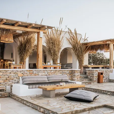 Yialos 이오스 코라