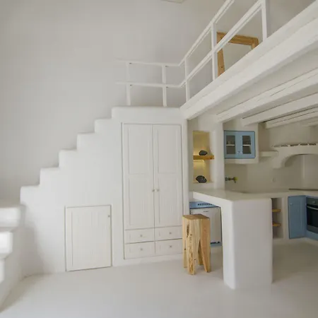 Yialos 이오스 코라