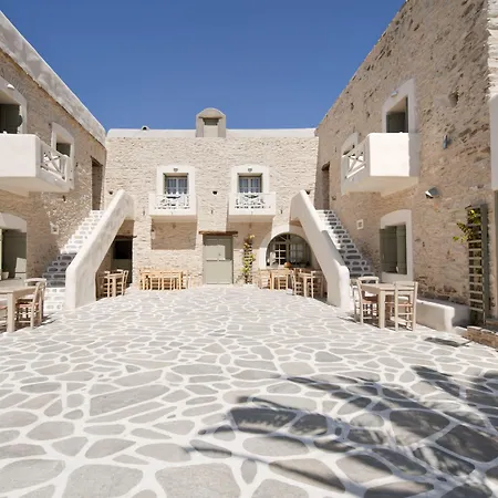 Yialos 이오스 코라