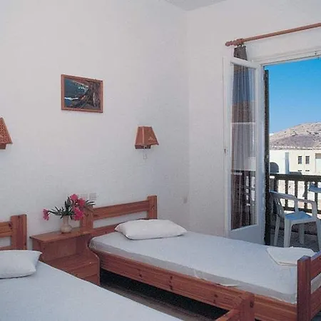 Hotel Yialos 3*