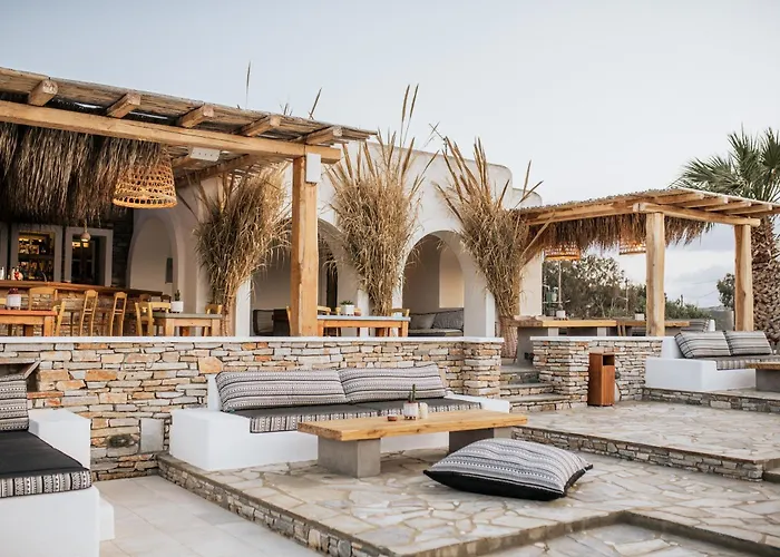 Yialos إيوس خورا