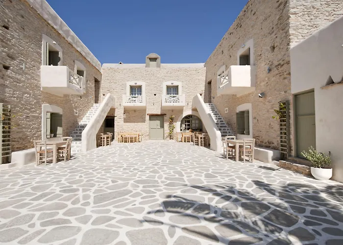 Yialos إيوس خورا